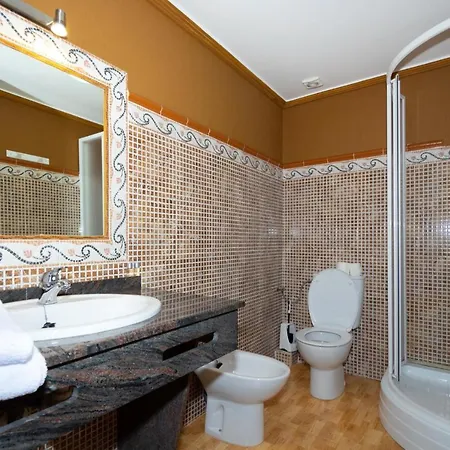 Apartmanhotel Unique 4-1 3*