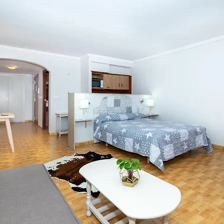 Unique 4-1 Apartmanhotel 3*